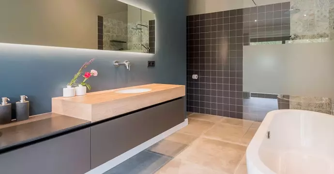Badkamer verbouwen in Nederland: kosten, regels en praktische tips